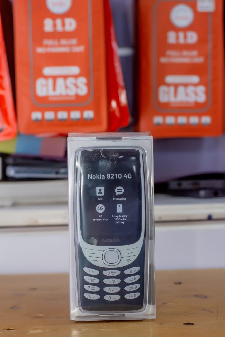 Nokia 8210 4G